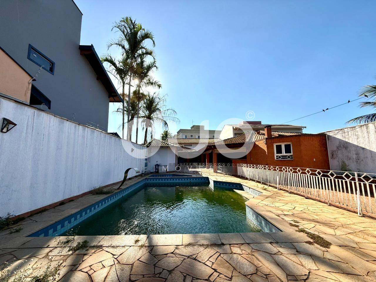 Casa em Condominío à venda no Dois Córregos: 