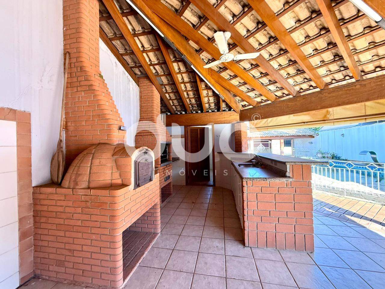 Casa em Condominío à venda no Dois Córregos: 