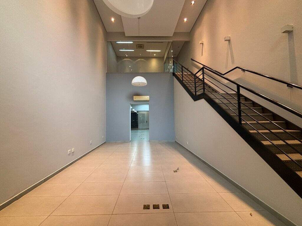 Salão para aluguel no Vila Rezende: 
