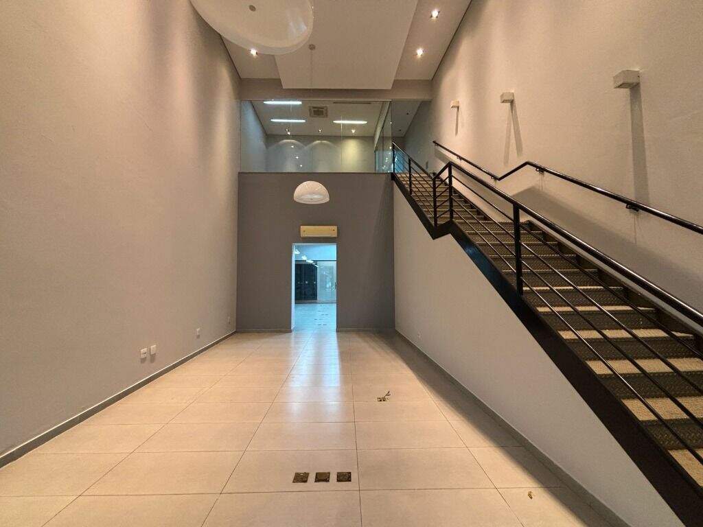 Salão para aluguel no Vila Rezende: 