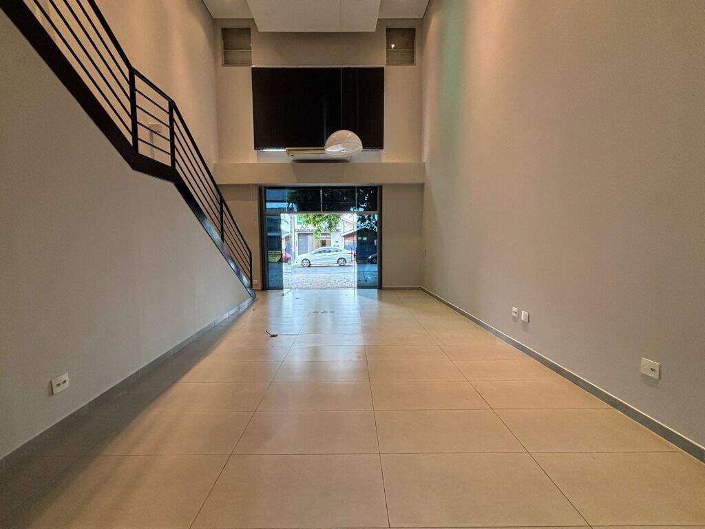 Salão para aluguel no Vila Rezende: 