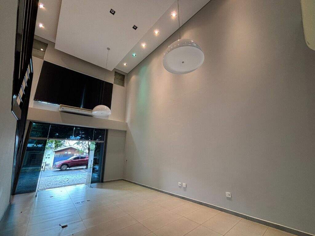 Salão para aluguel no Vila Rezende: 