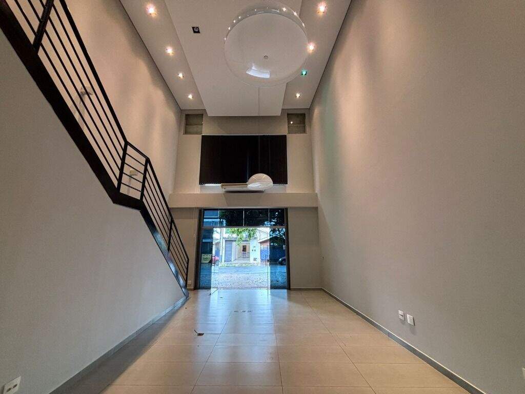 Salão para aluguel no Vila Rezende: 