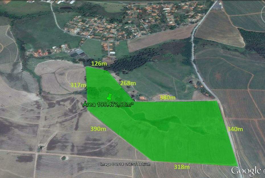 Área à venda no Conjunto Habitacional Água Branca: 