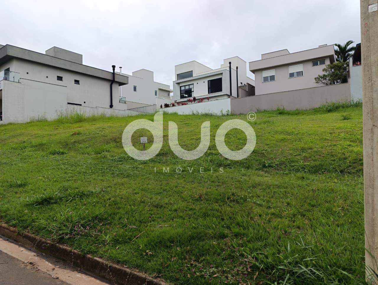 Terreno à venda no Santa Rosa: lateral direito 