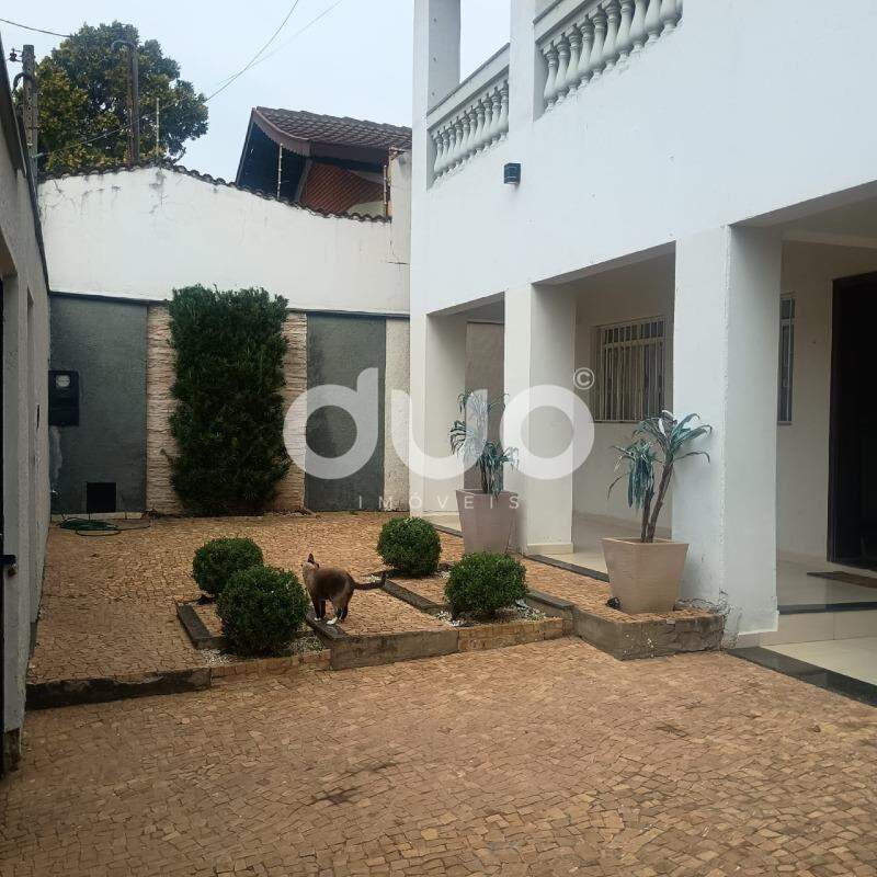 Casa à venda no Parque Santa Cecília: 