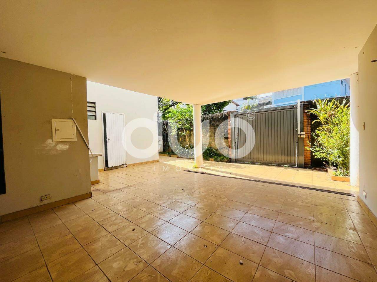 Casa, 4 quartos, 327 m² - Foto 1