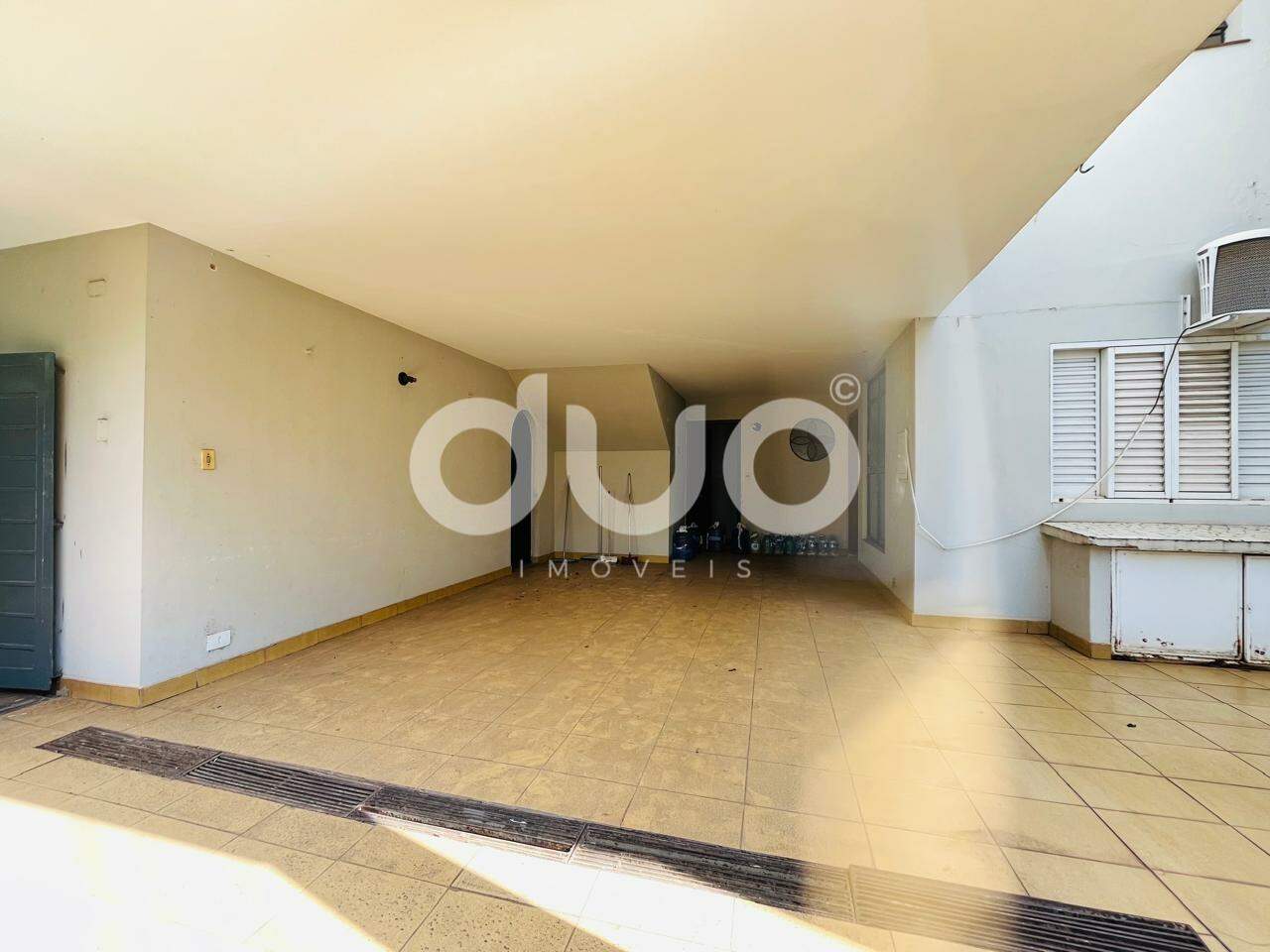 Casa, 4 quartos, 327 m² - Foto 2
