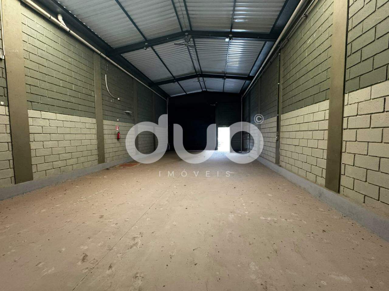 Salão para aluguel no Conjunto Residencial Mário Dedini: 