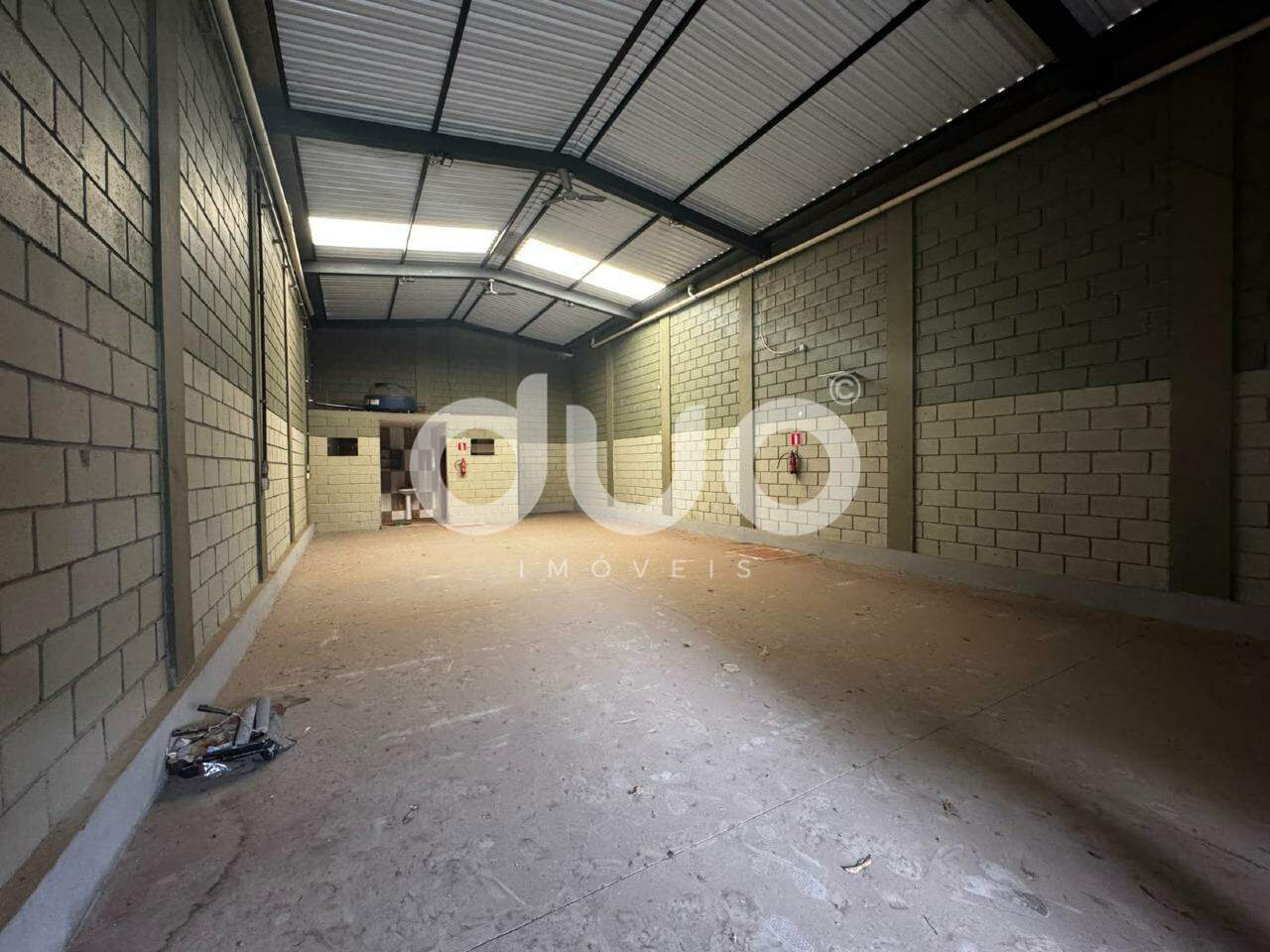 Salão para aluguel no Conjunto Residencial Mário Dedini: 