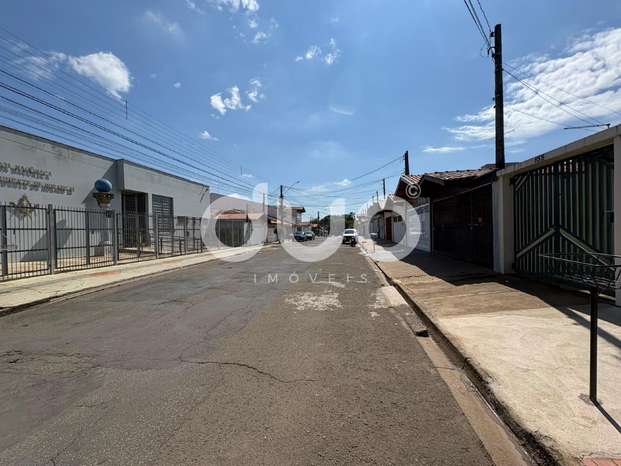 Casa à venda no Dois Córregos: 