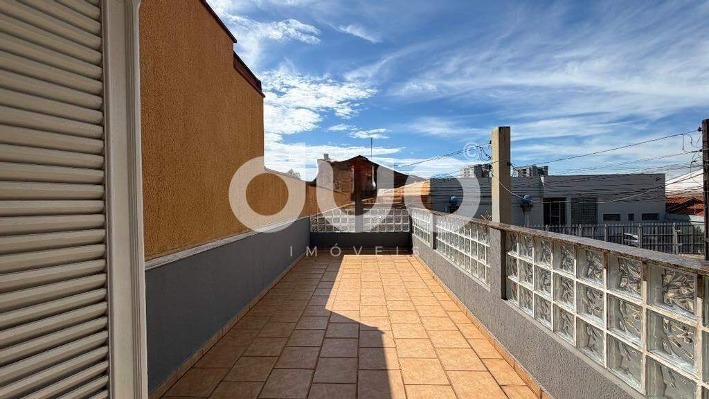Casa à venda no Dois Córregos: 