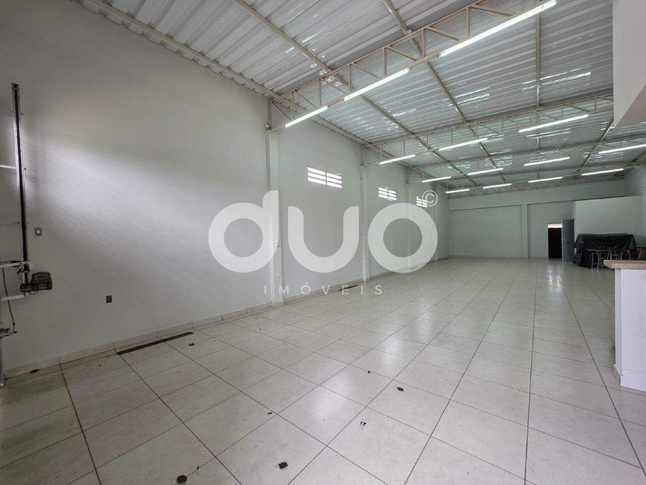 Salão para aluguel no Piracicamirim: 