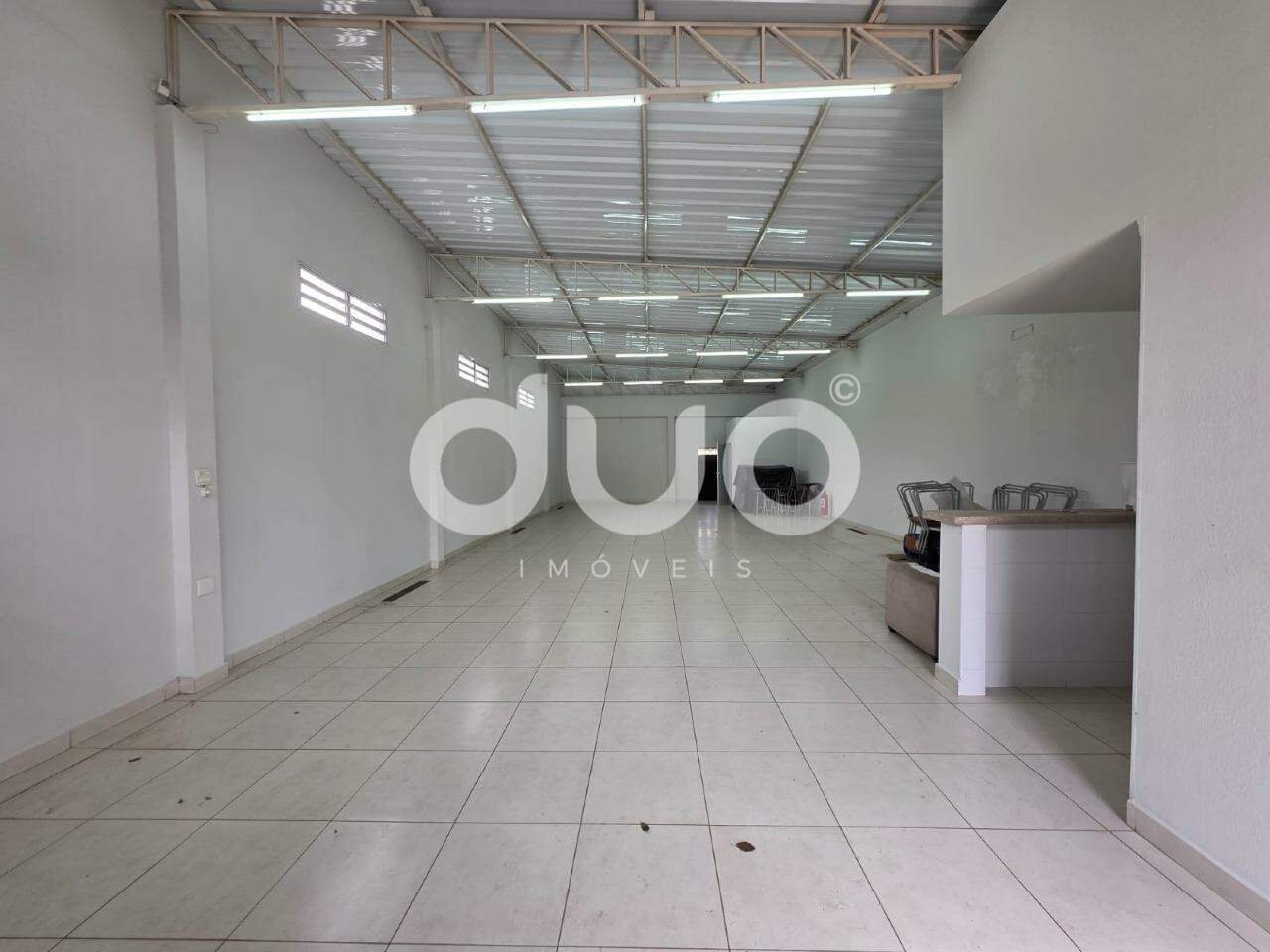 Salão para aluguel no Piracicamirim: 