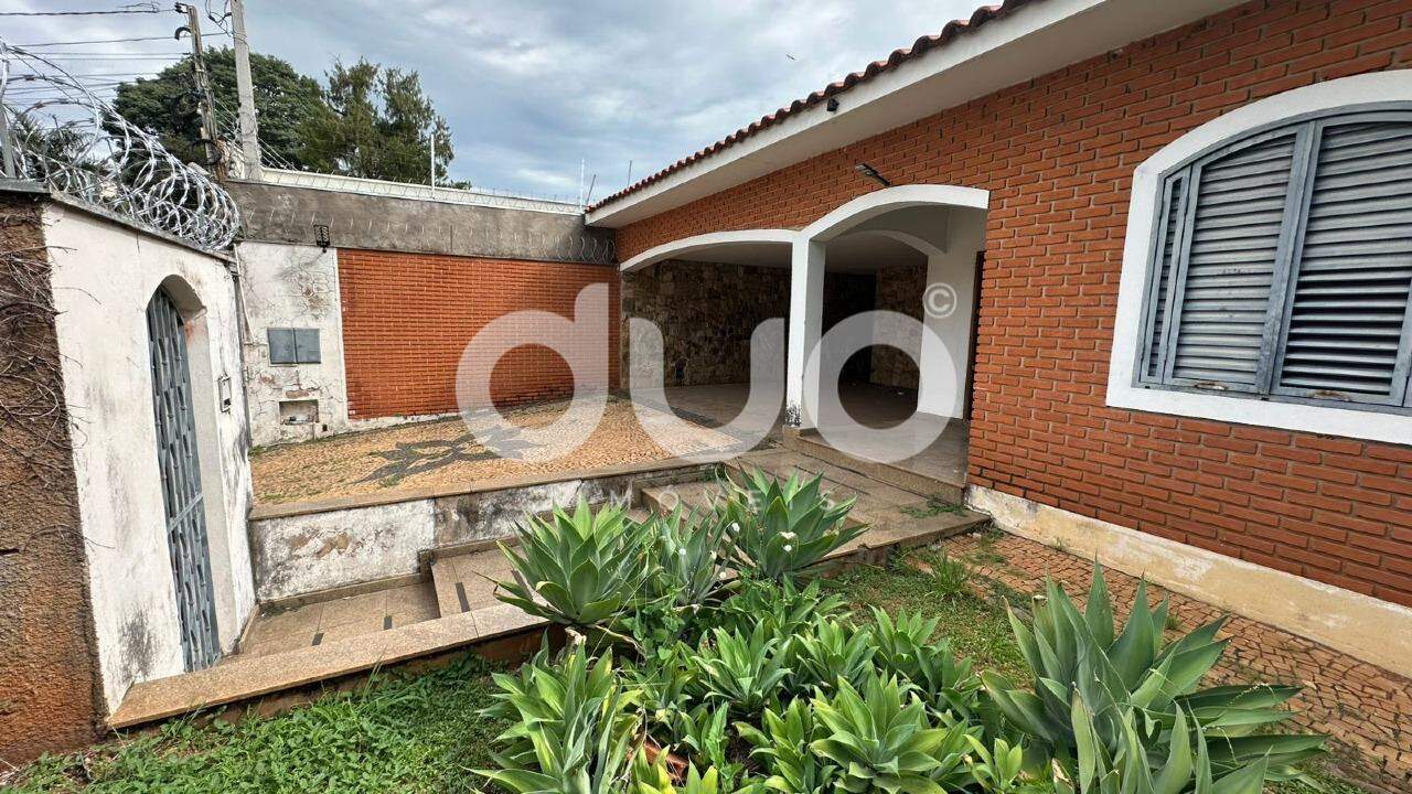 Casa à venda no Centro: 