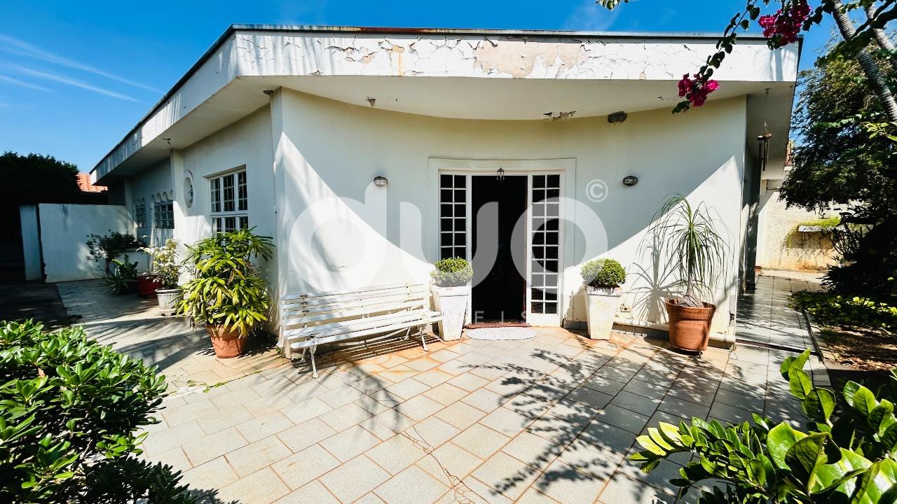 Casa à venda no Jardim Monumento: 