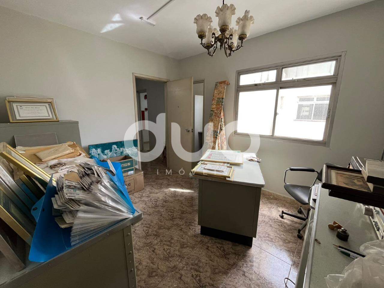 Sala à venda no Centro: 