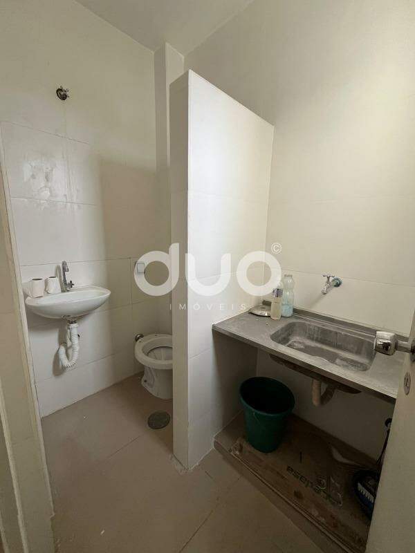 Sala à venda no Centro: 