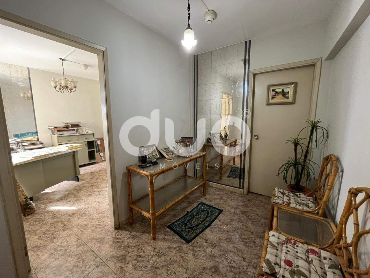 Sala à venda no Centro: 