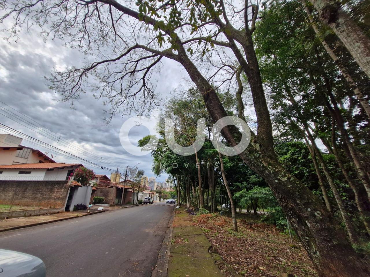 Terreno à venda no Parque Santa Cecília: 