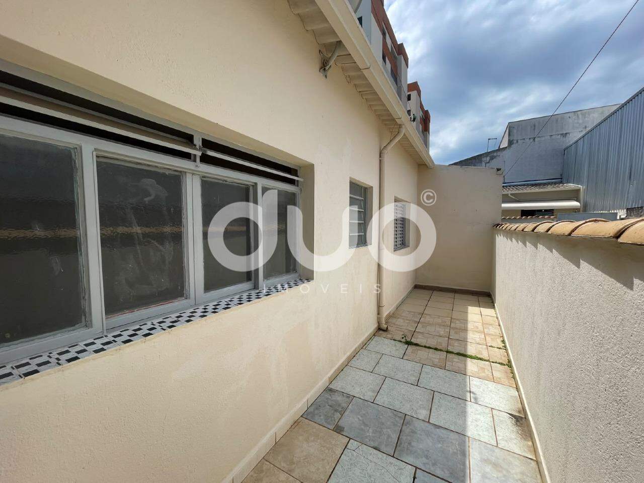 Casa para aluguel no Chácara Esperia: 