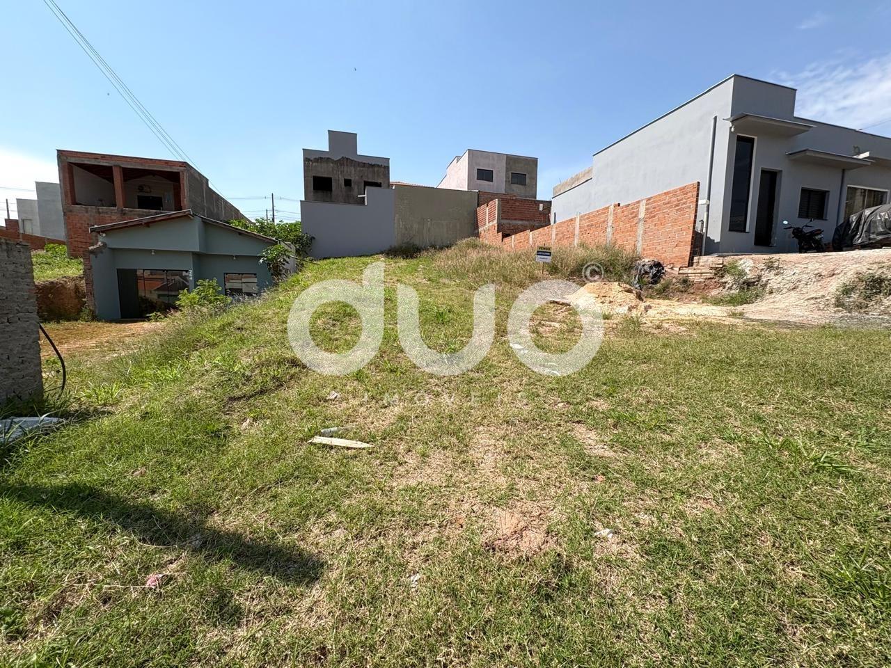 Terreno à venda no Jardim dos Manacás: 