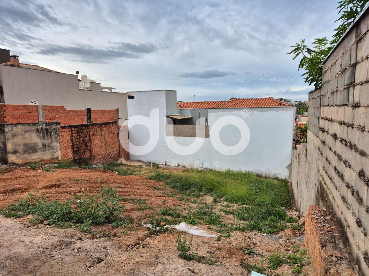 Terreno à venda no Vila Rezende: 