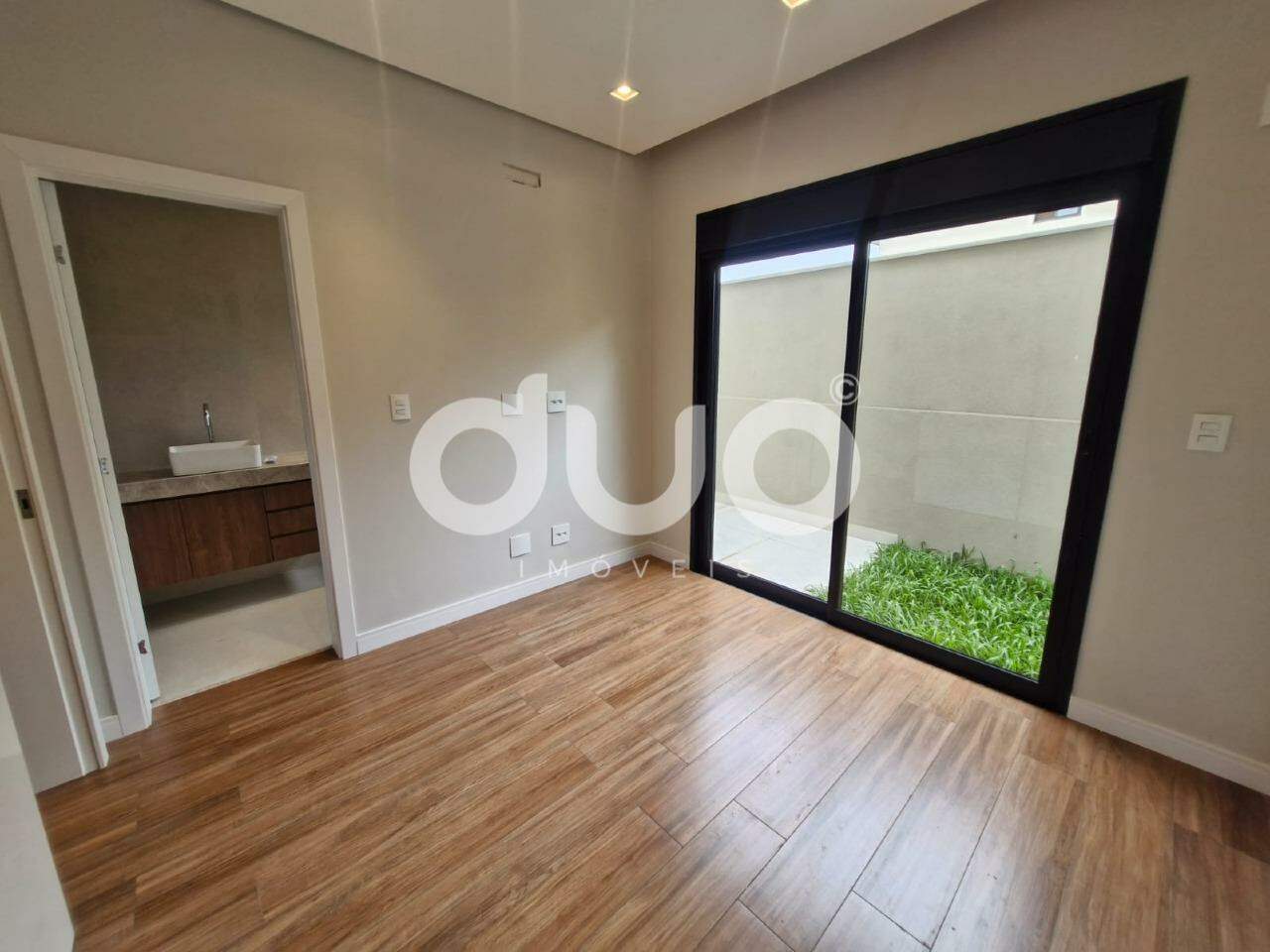 Casa em Condominío à venda no Santa Rosa: 