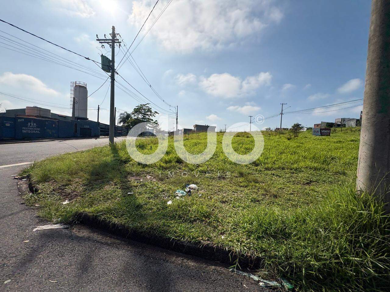 Terreno à venda no Jardim dos Manacás: 