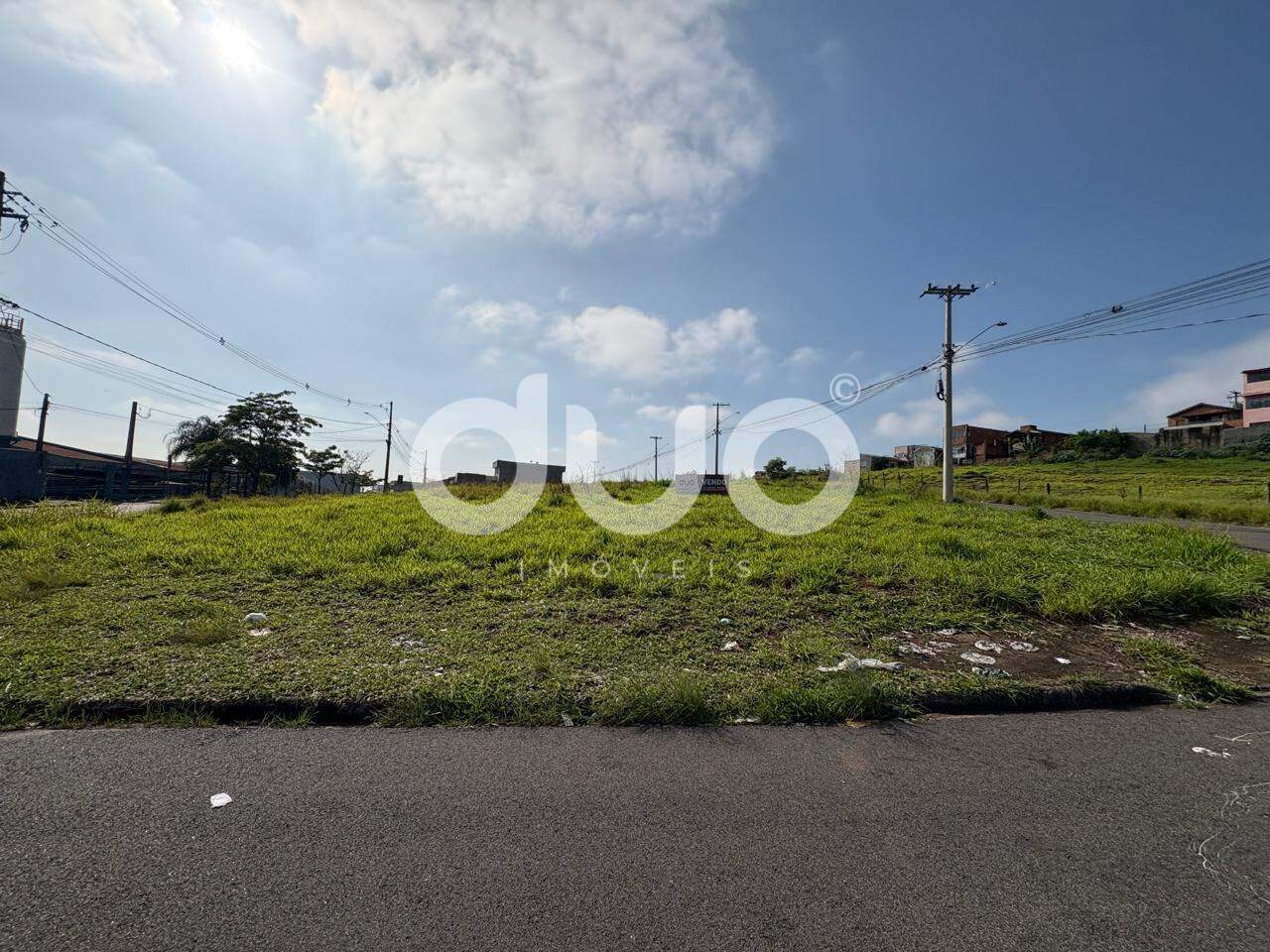Terreno à venda no Jardim dos Manacás: 