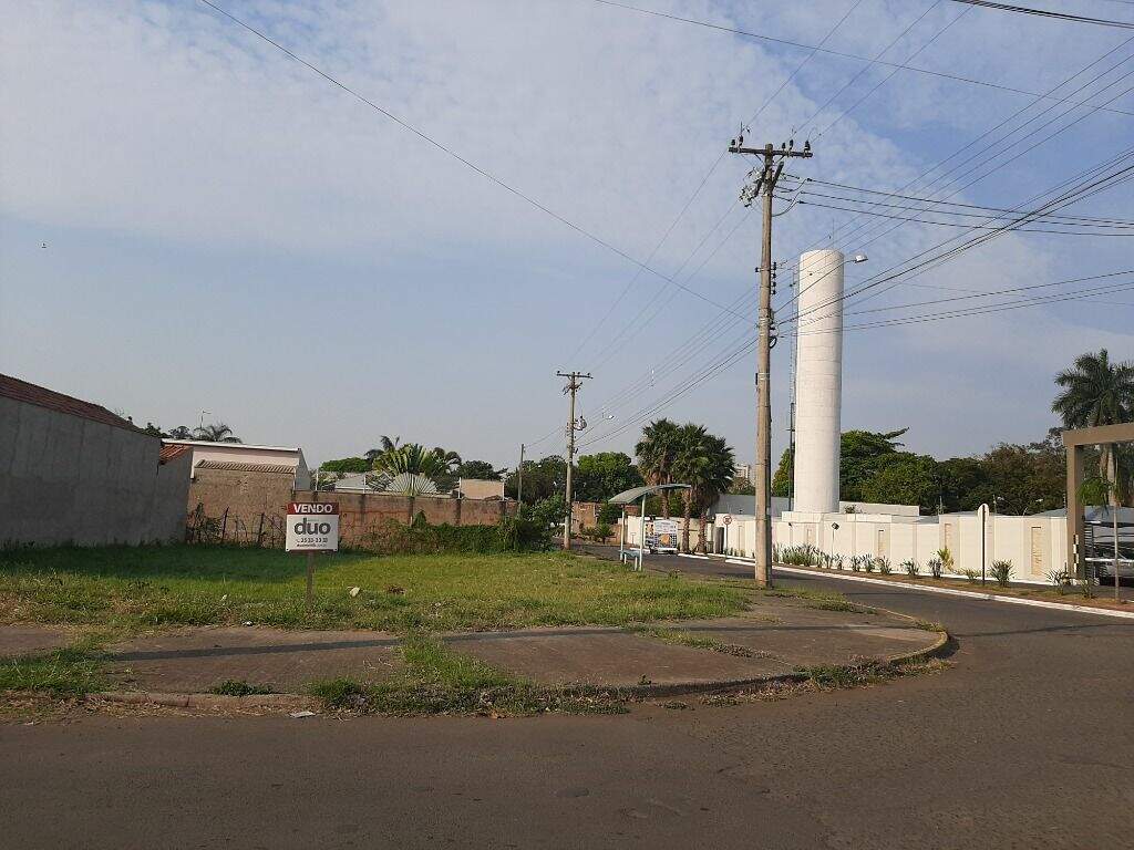Terreno à venda no Jardim São Francisco: 
