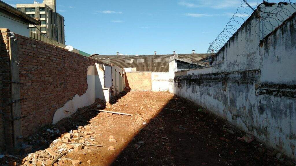 Terreno à venda no Alto: 
