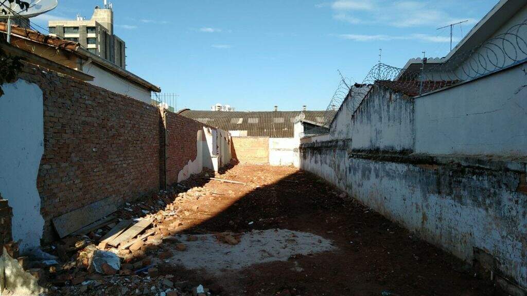 Terreno à venda no Alto: 
