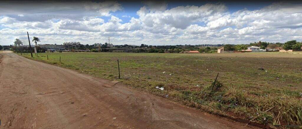 Área à venda no Parque Chapadão: 