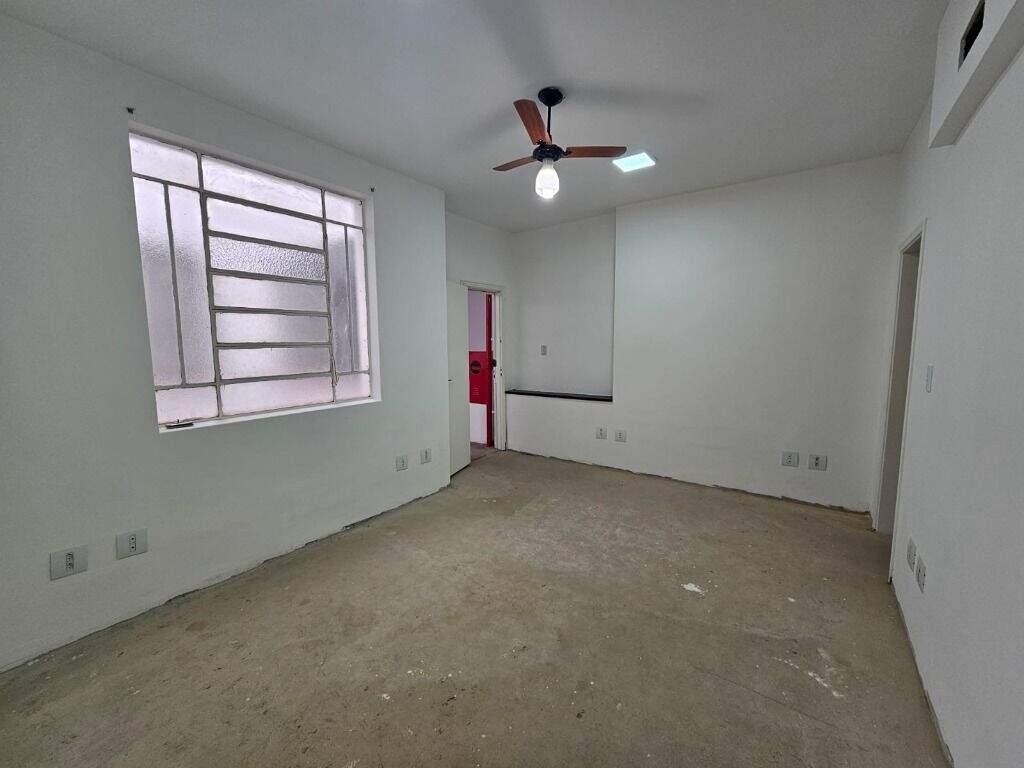 Sala para aluguel no Centro: 