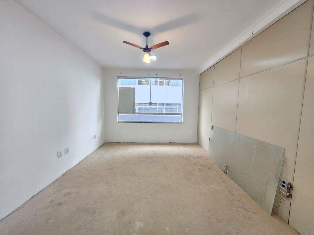 Sala para aluguel no Centro: 