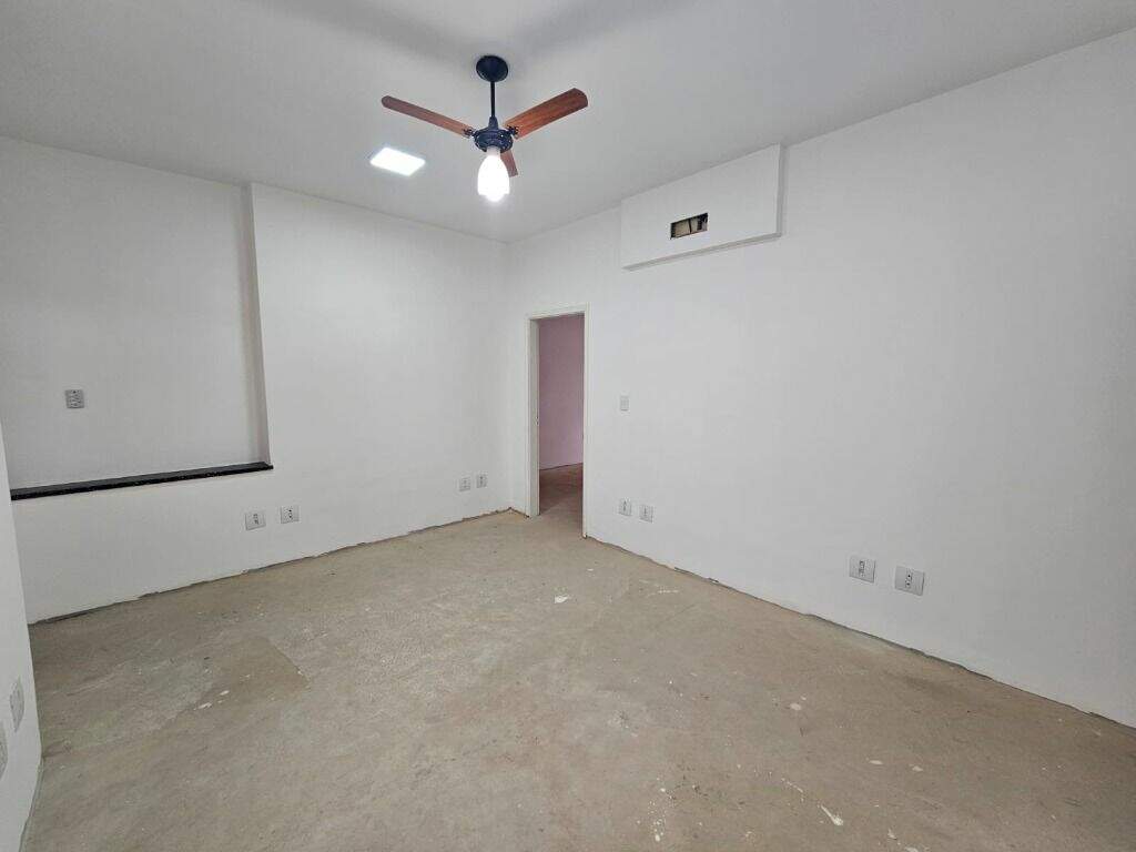 Sala para aluguel no Centro: 