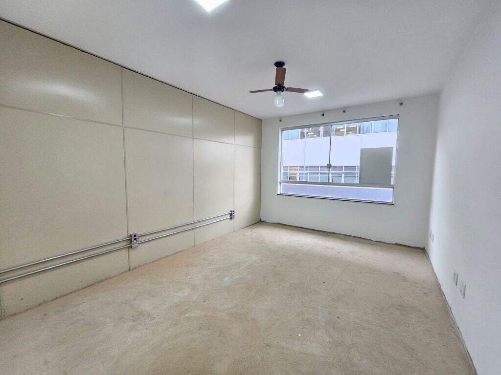 Sala para aluguel no Centro: 