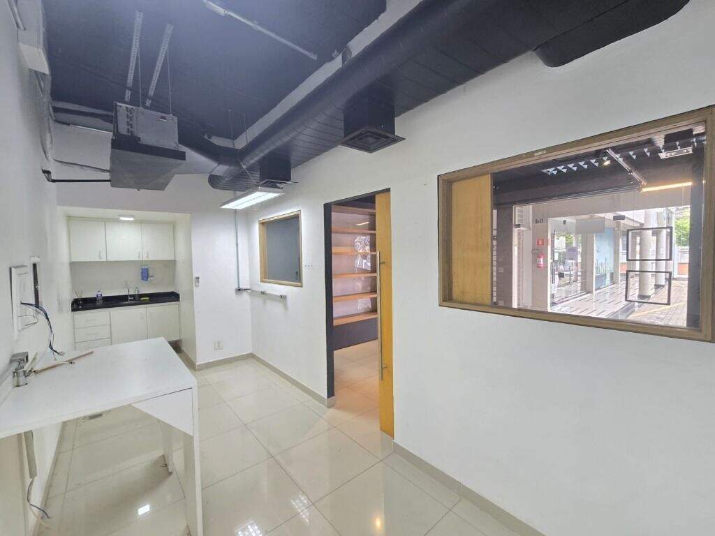Sala para aluguel no Centro: 