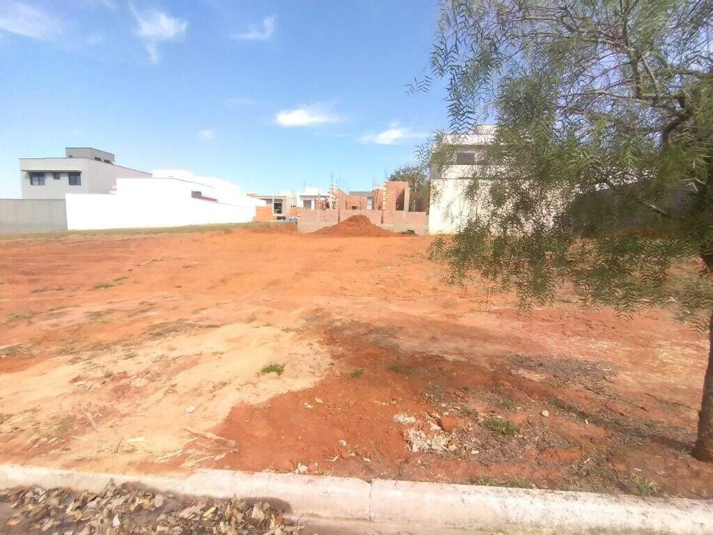 Terreno à venda no Água Branca: 