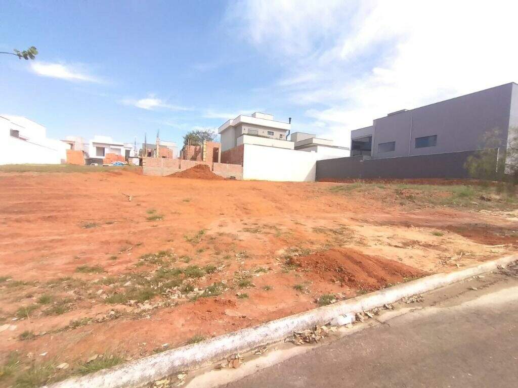 Terreno à venda no Água Branca: 