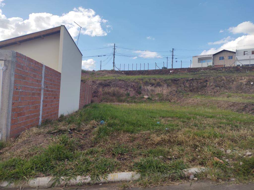 Terreno à venda no Parque Residencial Monte Rey III: 