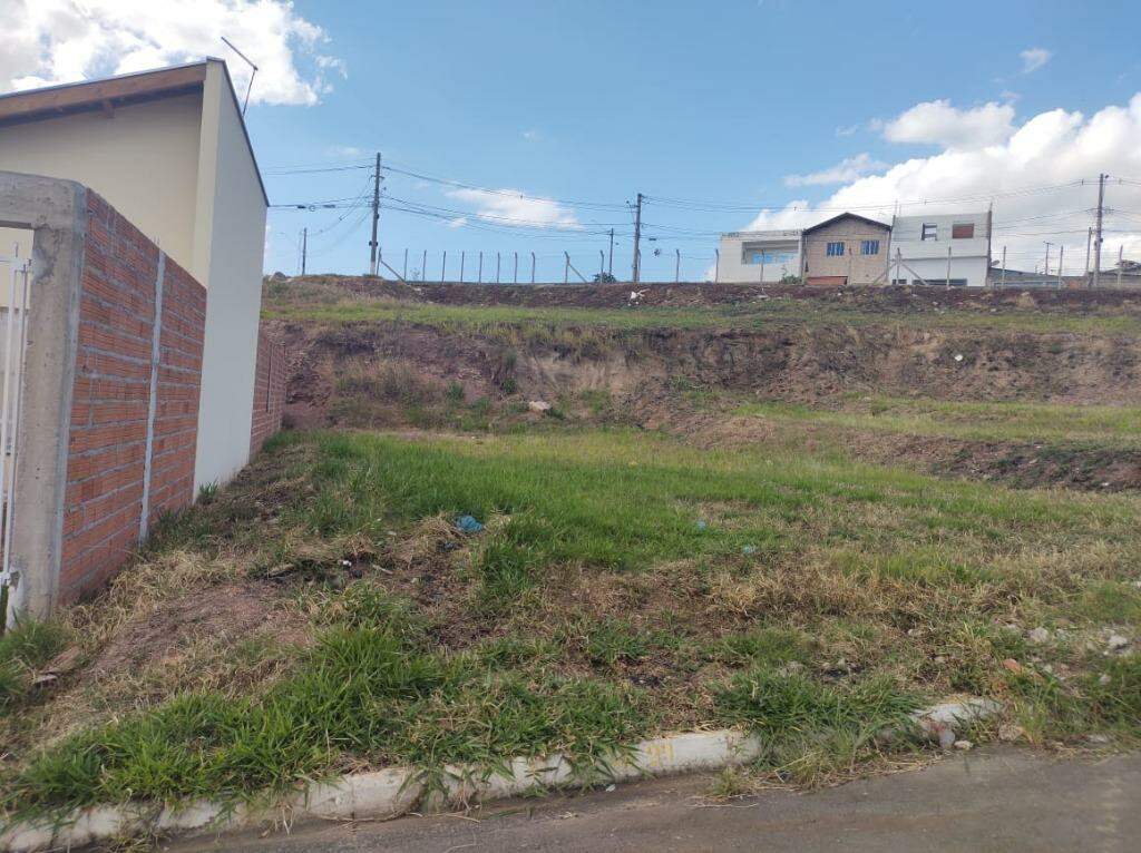 Terreno à venda no Parque Residencial Monte Rey III: 