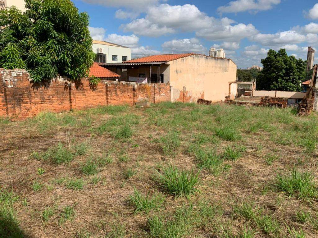 Terreno à venda no Centro: 
