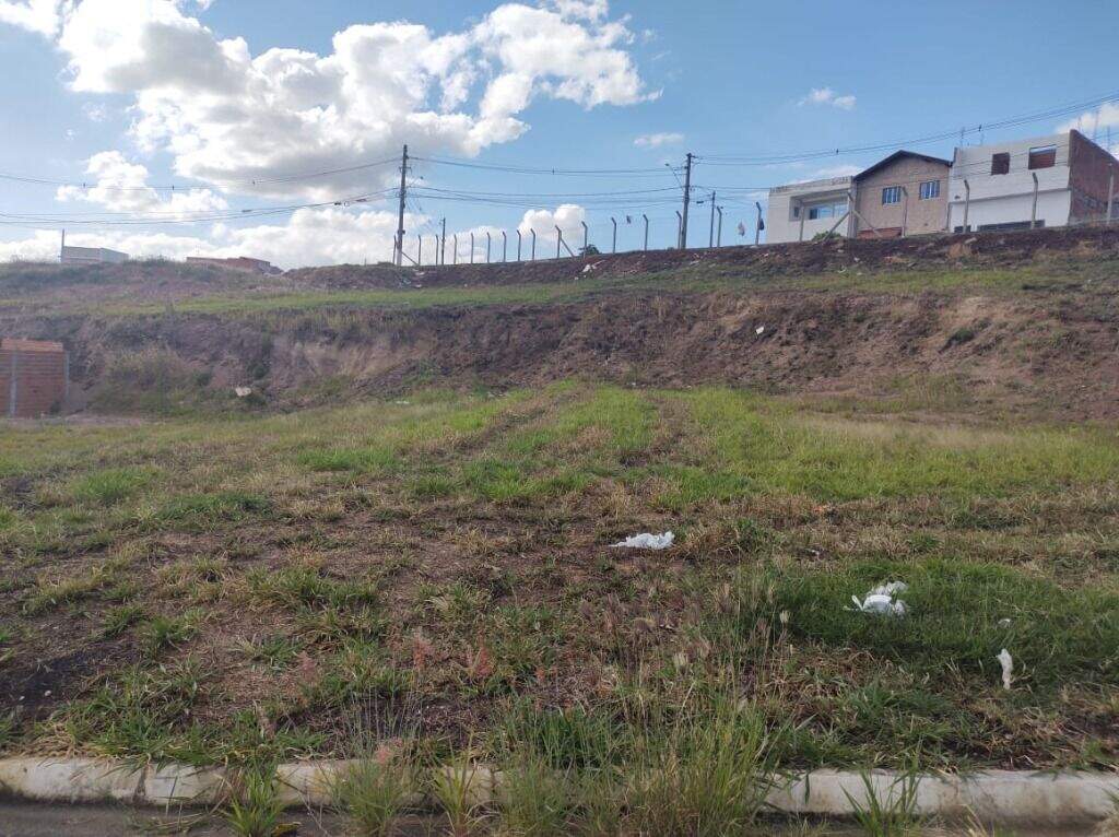 Terreno à venda no Parque Residencial Monte Rey III: 