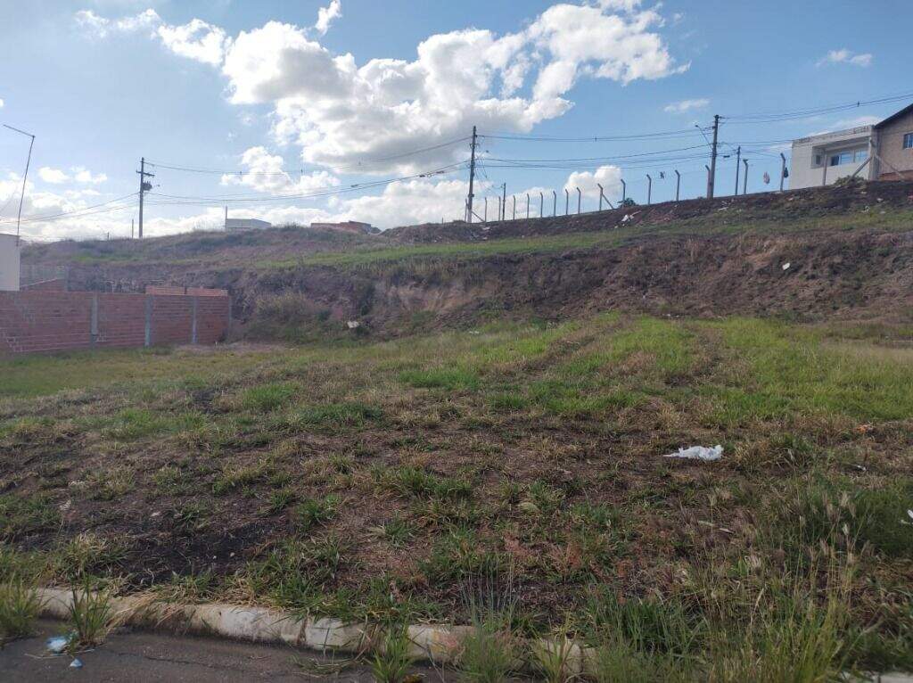 Terreno à venda no Parque Residencial Monte Rey III: 