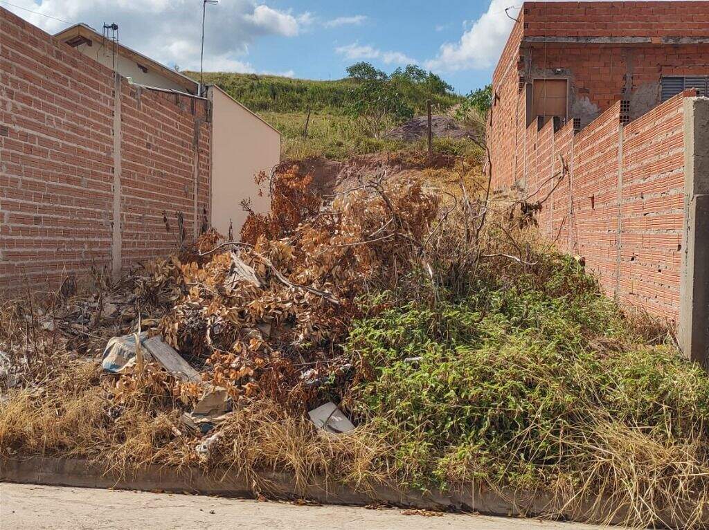 Terreno à venda no Parque Residencial Monte Rey III: 