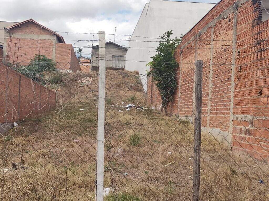 Terreno à venda no Monte Rey 3: 