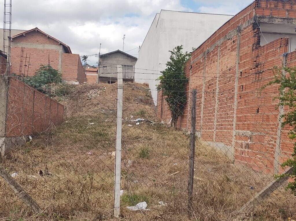 Terreno à venda no Monte Rey 3: 