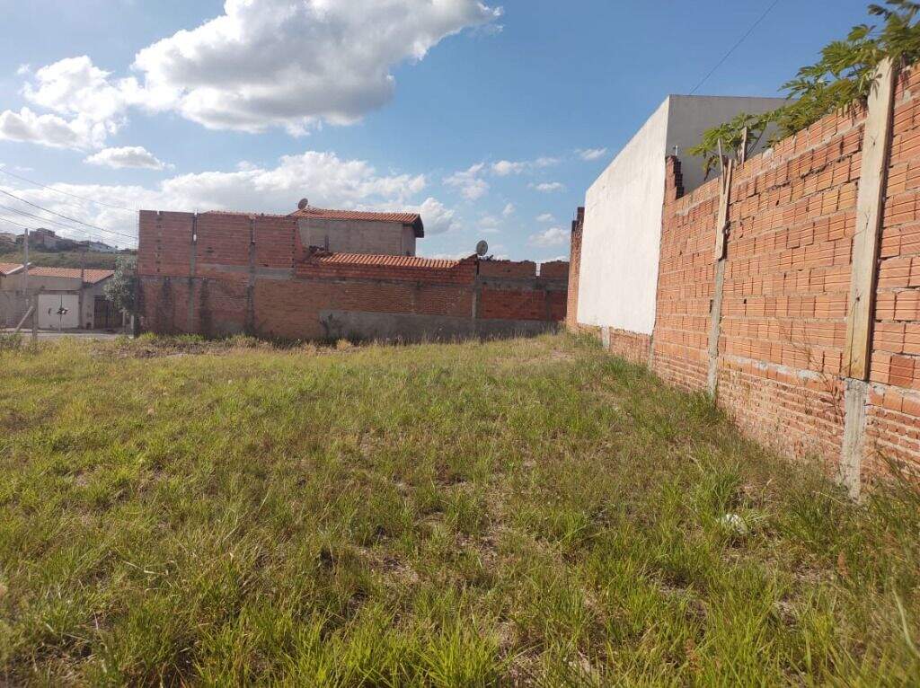 Terreno à venda no Jardim Residencial Javary I: 